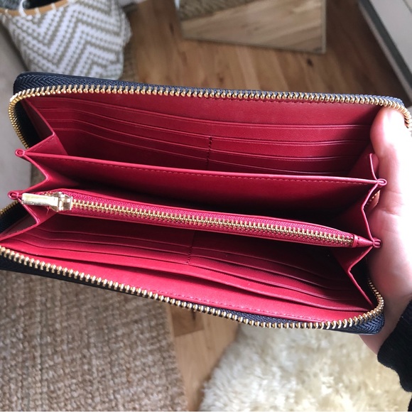 Like New Black Coach Wristlet Wallet - Picture 5 of 6